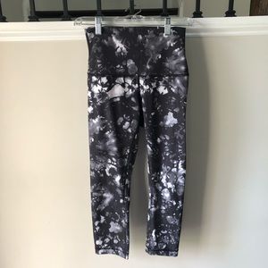 Lululemon Wunder Under High-Rise Luxtreme - Size 6
